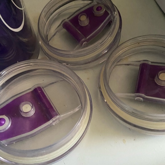 Set of three stylist cups With lidsG7 - Picture 5 of 6